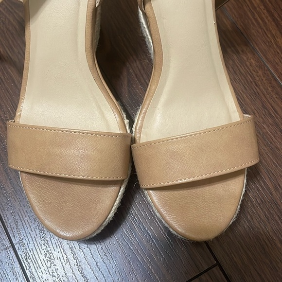me Too Wedge Heels Tan Size 7.5 - Picture 6 of 8